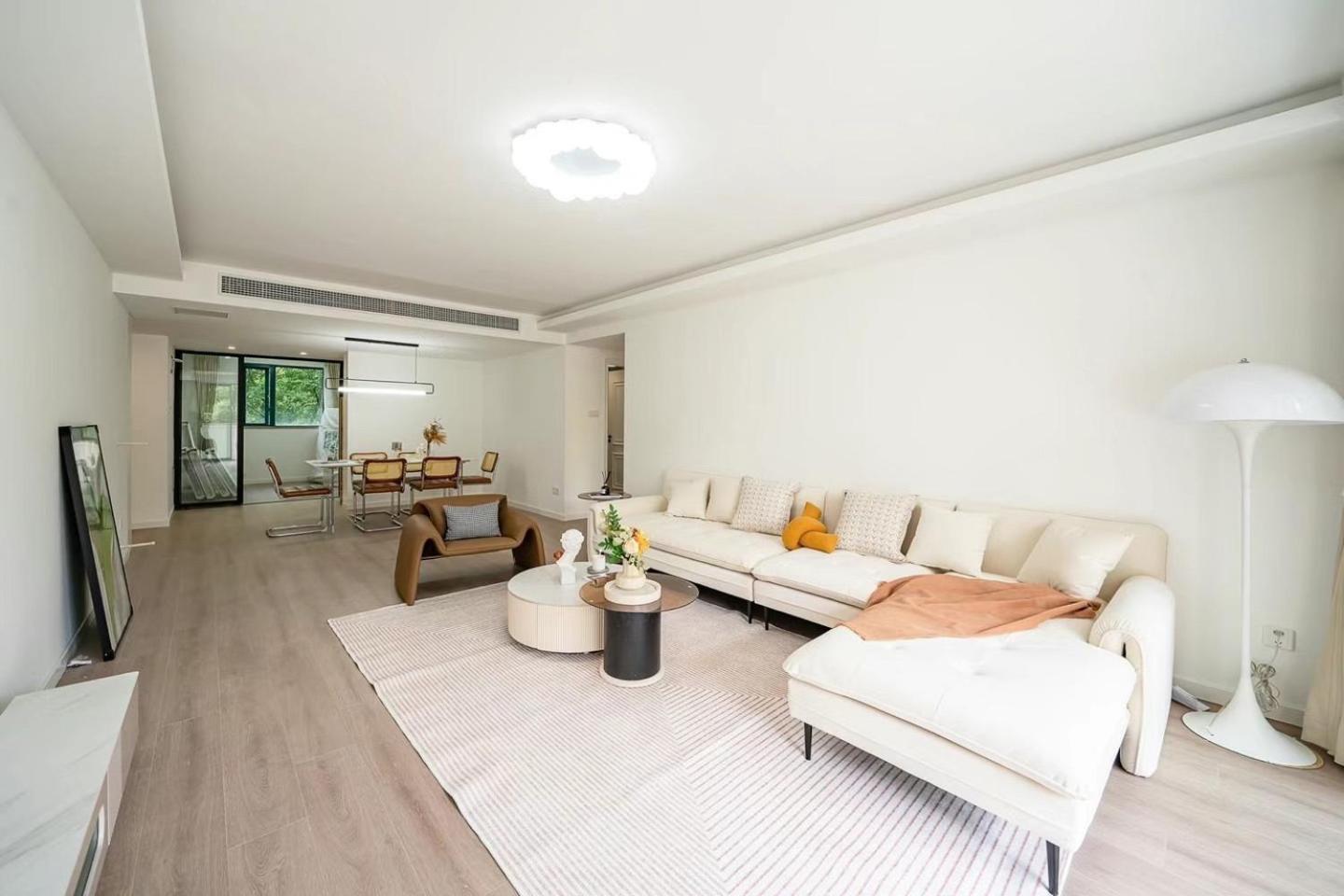Eastern Hub - Zhongshan Park Branch Kaixin Haoyuan Subway 100 Meters Away Bustling Commercial Area Apartment